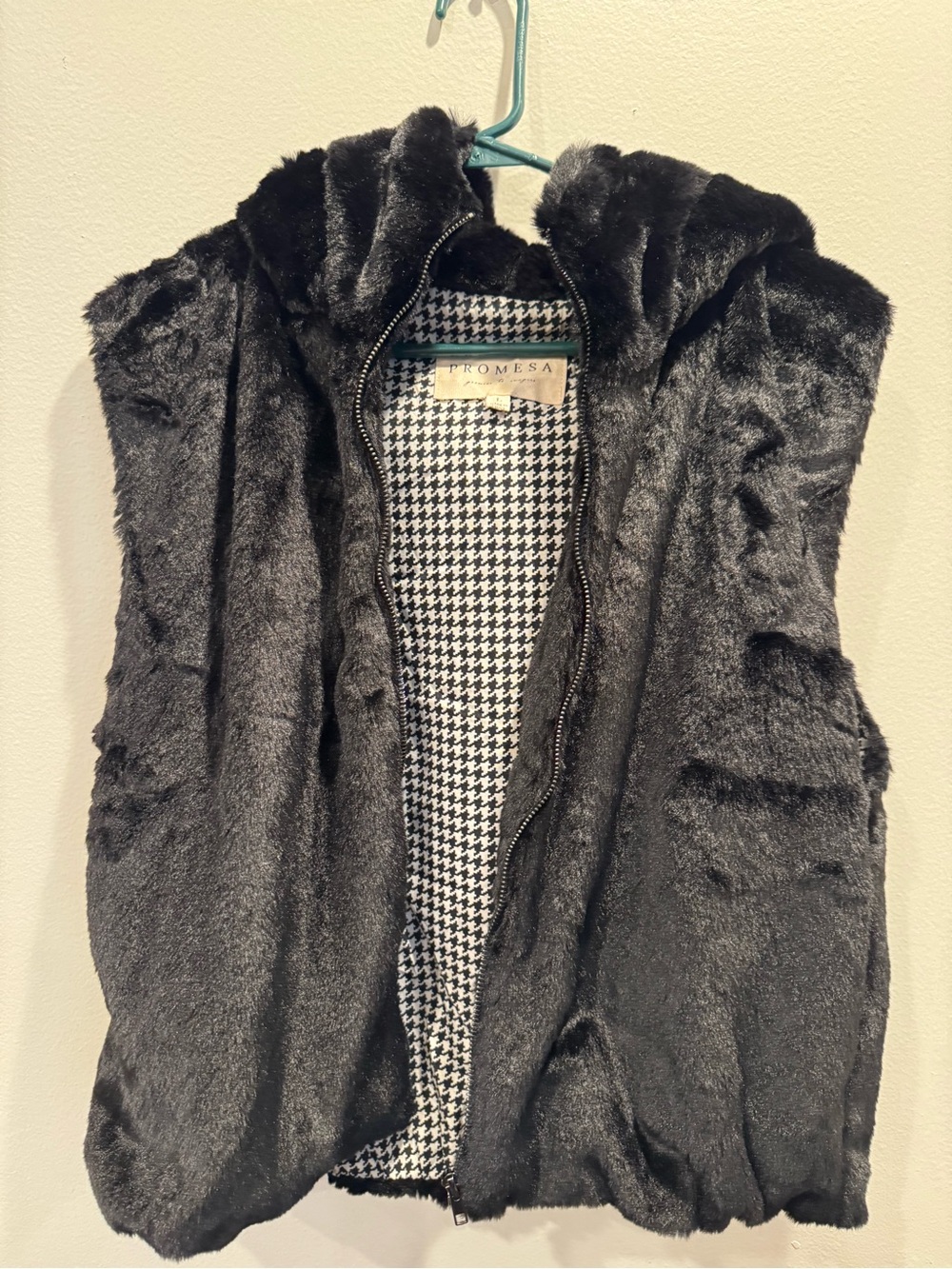 Promesa Women's Black Faux Fur Hooded Vest